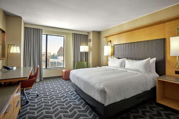 Hilton Des Moines Downtown image 23