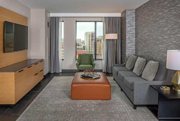 Hilton Des Moines Downtown image 27
